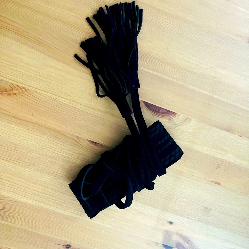 Suede tie belt